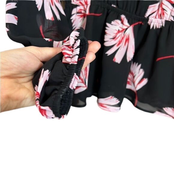 3 for $30! Express floral print long sleeve blouse. Size xs - Picture 3 of 8